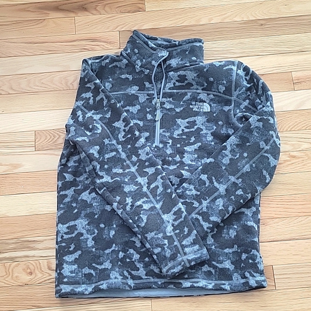 The Northface Mens 1/4 zip fleece size medium